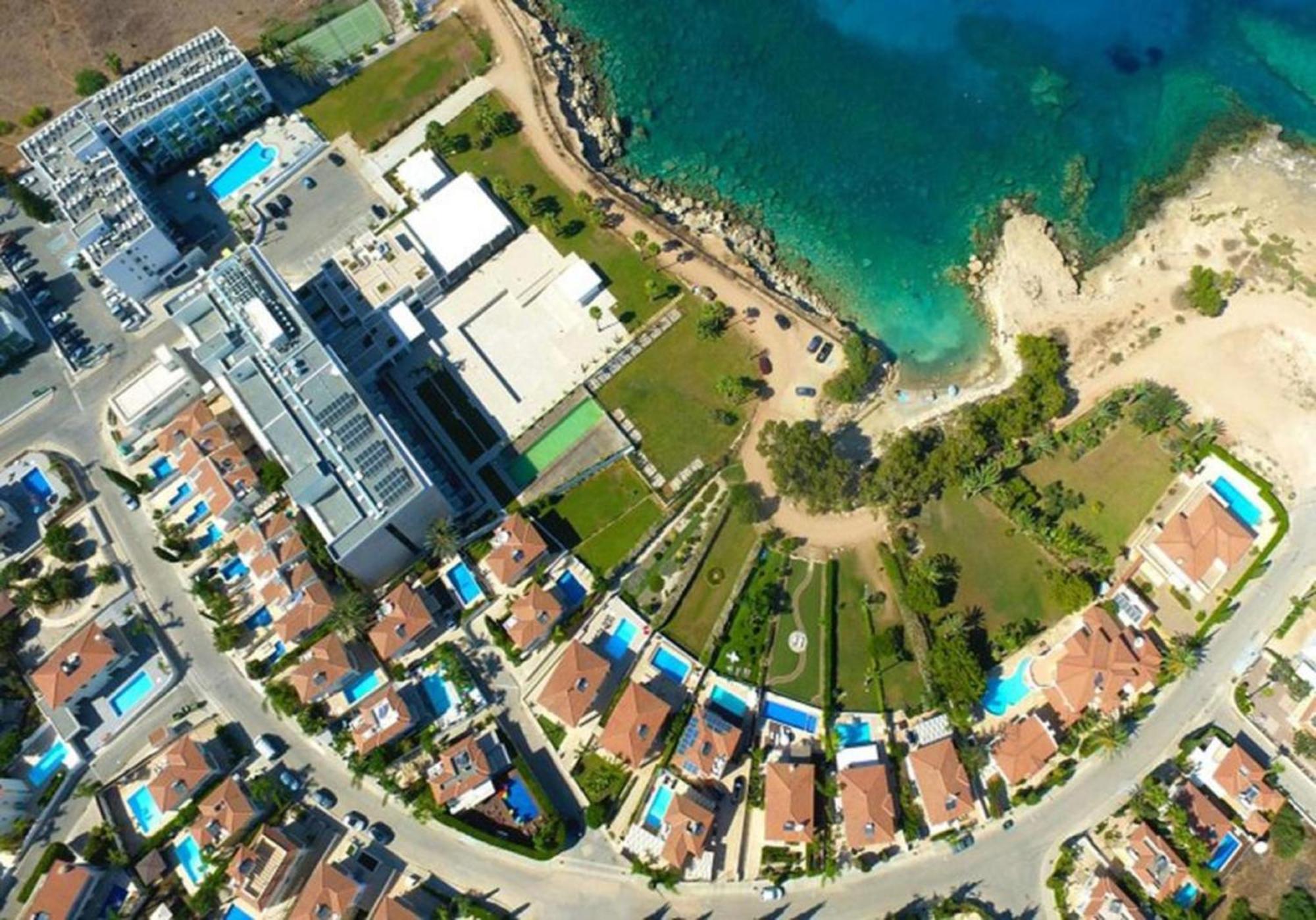 Amber - Coralli Beachfront Apartment Protaras Buitenkant foto