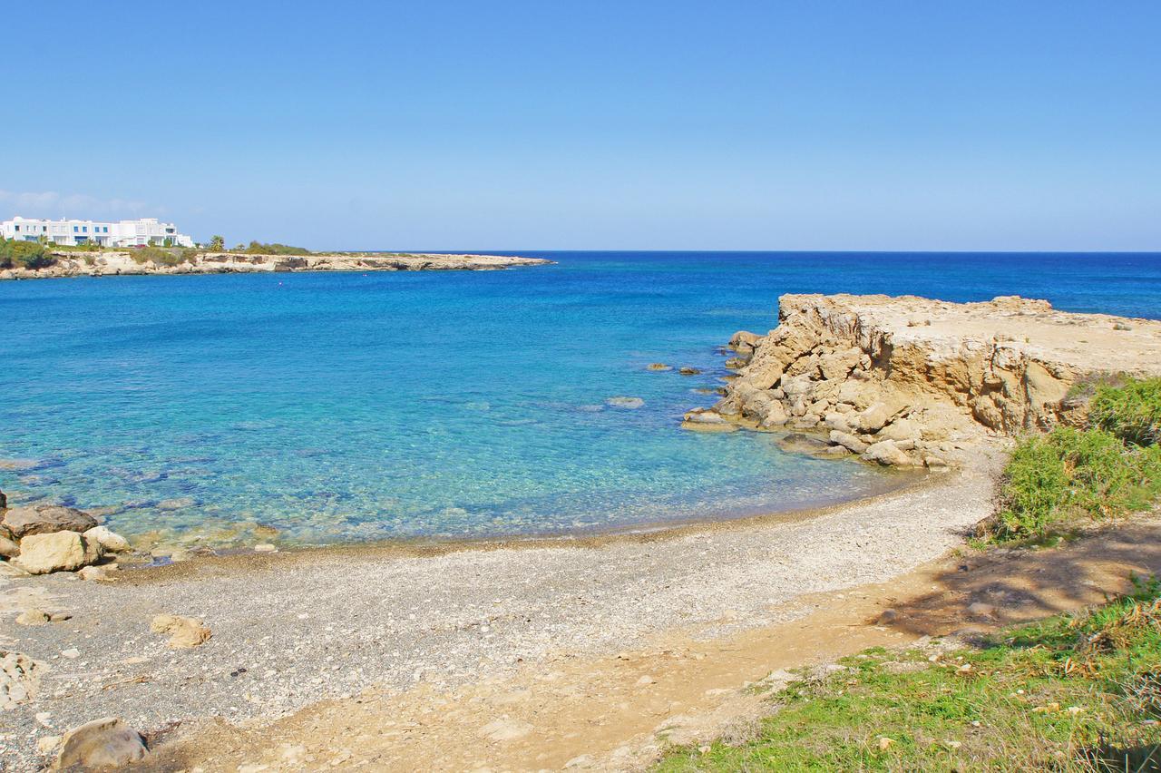 Amber - Coralli Beachfront Apartment Protaras Buitenkant foto