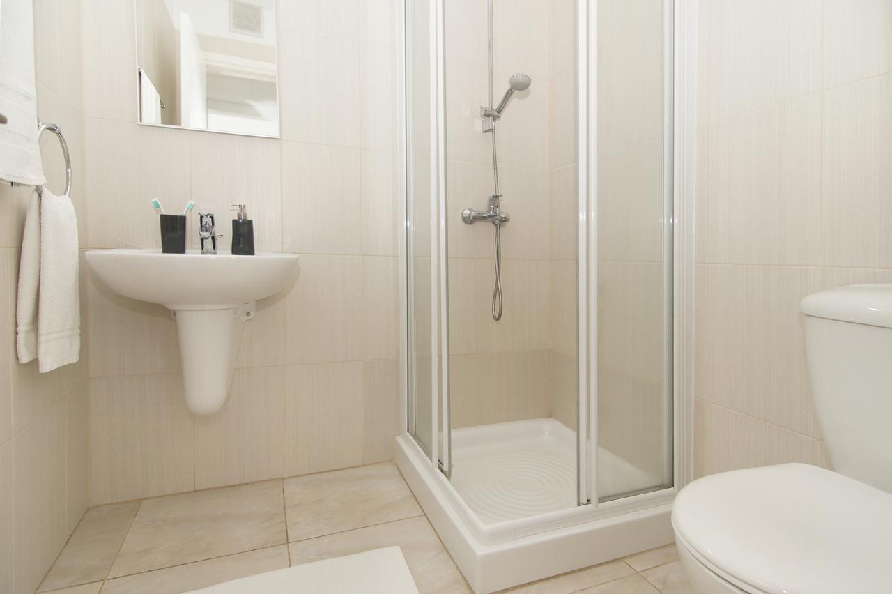 Amber - Coralli Beachfront Apartment Protaras Buitenkant foto